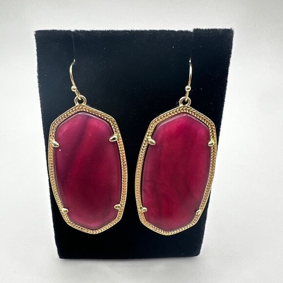 Retired RARE Kendra Scott "Pink Agate" Danielle dangle earrings in gold tone! - Picture 9 of 11